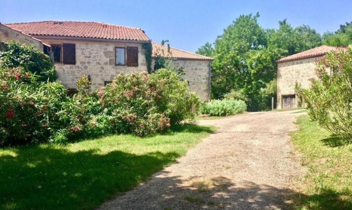 CHEZ SOPHIE -Chambres d’hôtes, Gîte et Gîte équestre Clermont-Dessous Exterior foto