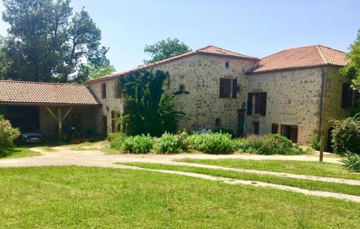 CHEZ SOPHIE -Chambres d’hôtes, Gîte et Gîte équestre Clermont-Dessous Exterior foto