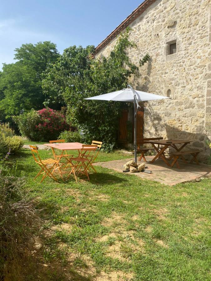 CHEZ SOPHIE -Chambres d’hôtes, Gîte et Gîte équestre Clermont-Dessous Exterior foto